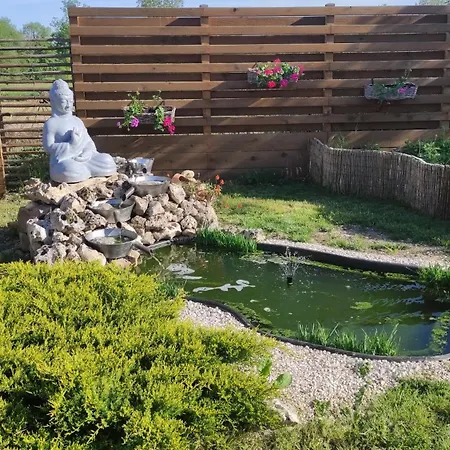 La Maison D'eglantine Bed and breakfast